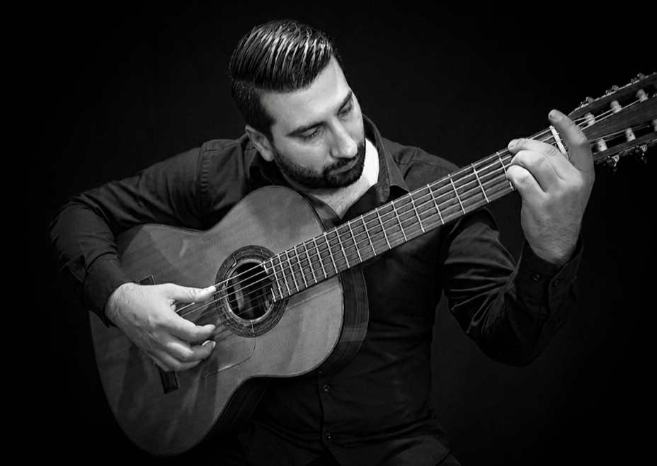 Les musiciens d'Arte Gipsy dans les coulisses avant le spectacle